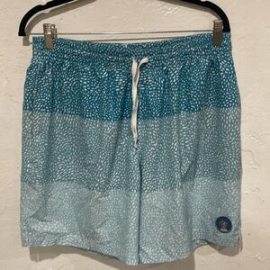 Brand new Chubbies Blue and White Swim Shorts Mesh Liner; 7” in seam Large
